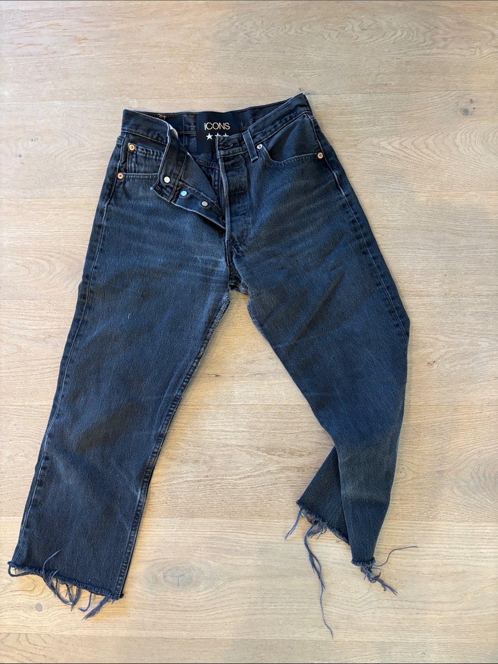 ICON Black Raw-Hem Ankle Jeans XS